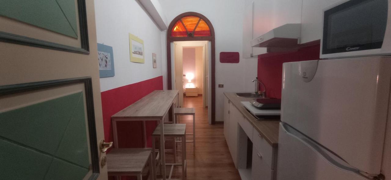 קליארי Onlyrooms III - Piazza Jenne מראה חיצוני תמונה