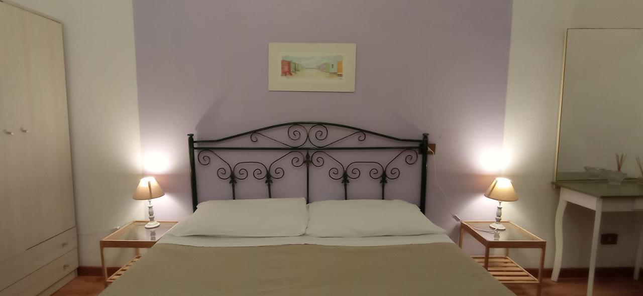 קליארי Onlyrooms III - Piazza Jenne מראה חיצוני תמונה