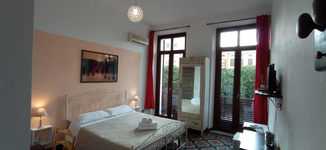 קליארי Onlyrooms III - Piazza Jenne מראה חיצוני תמונה