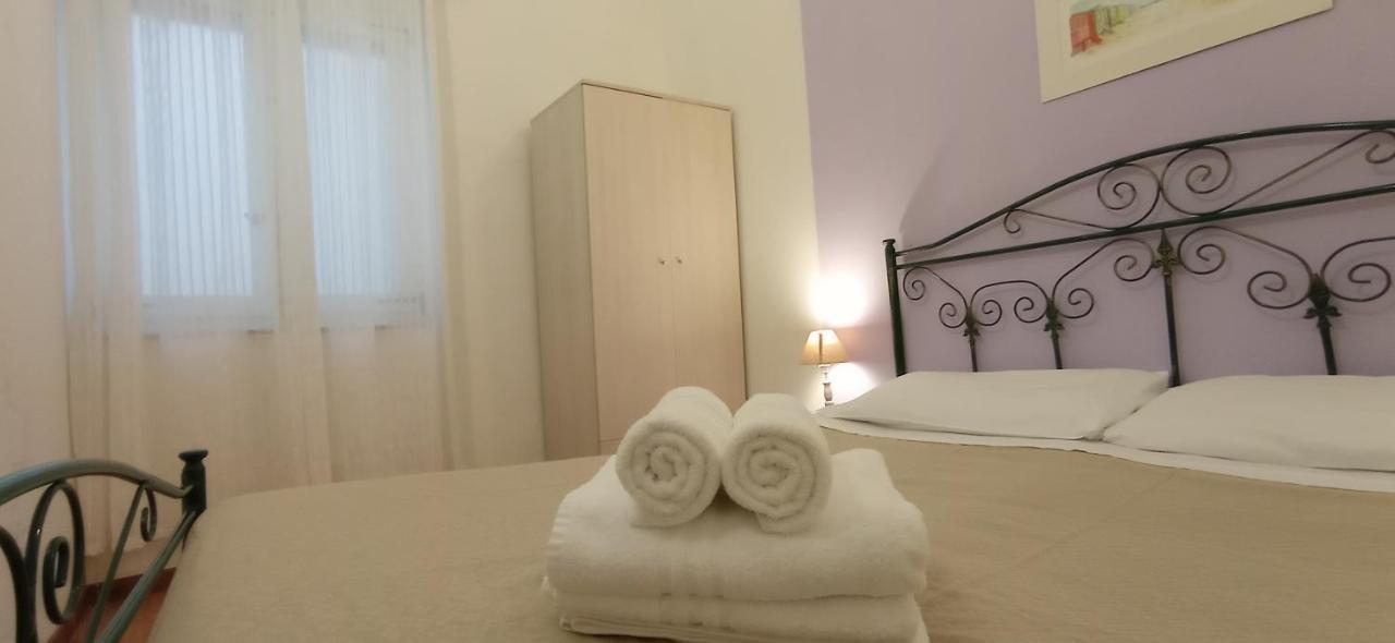 קליארי Onlyrooms III - Piazza Jenne מראה חיצוני תמונה