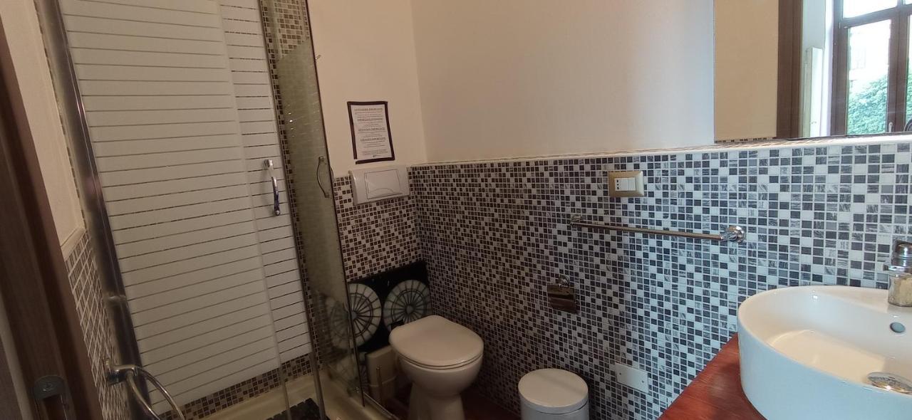 קליארי Onlyrooms III - Piazza Jenne מראה חיצוני תמונה