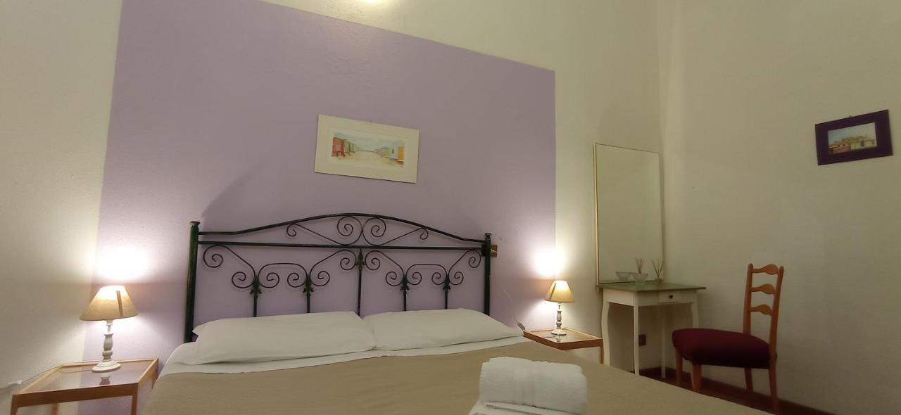 קליארי Onlyrooms III - Piazza Jenne מראה חיצוני תמונה