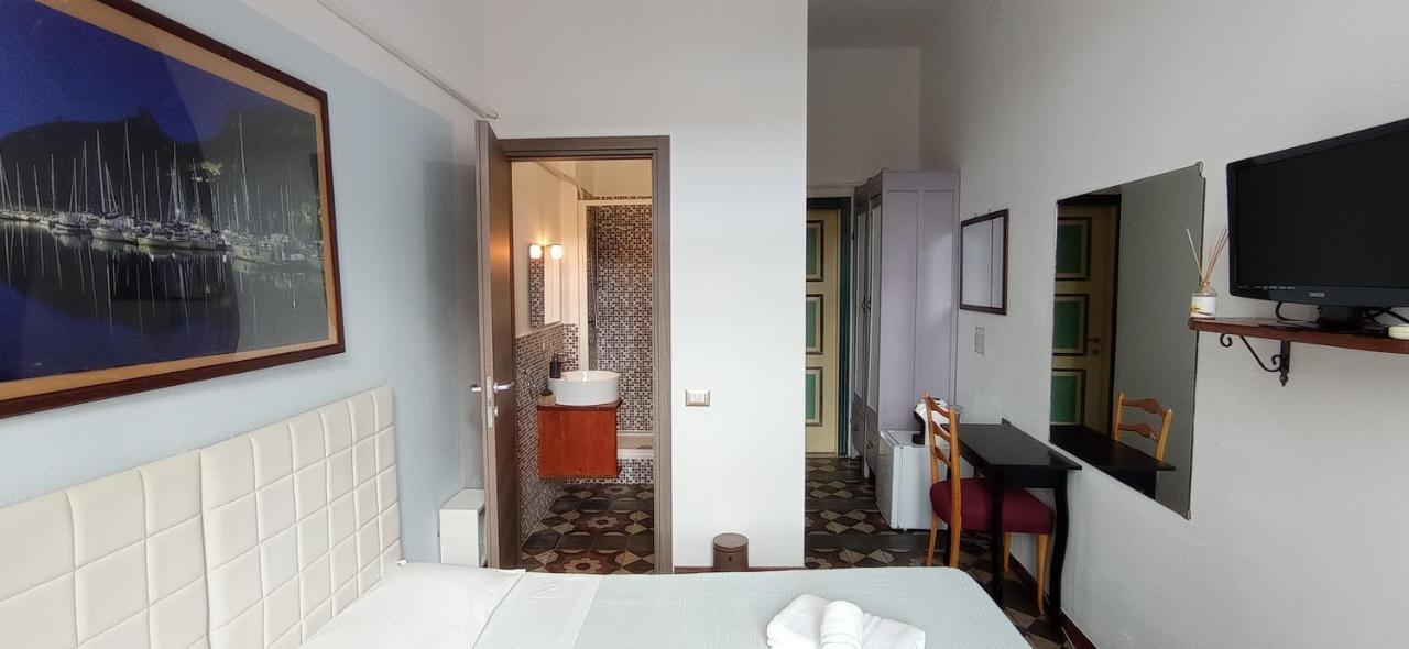 קליארי Onlyrooms III - Piazza Jenne מראה חיצוני תמונה