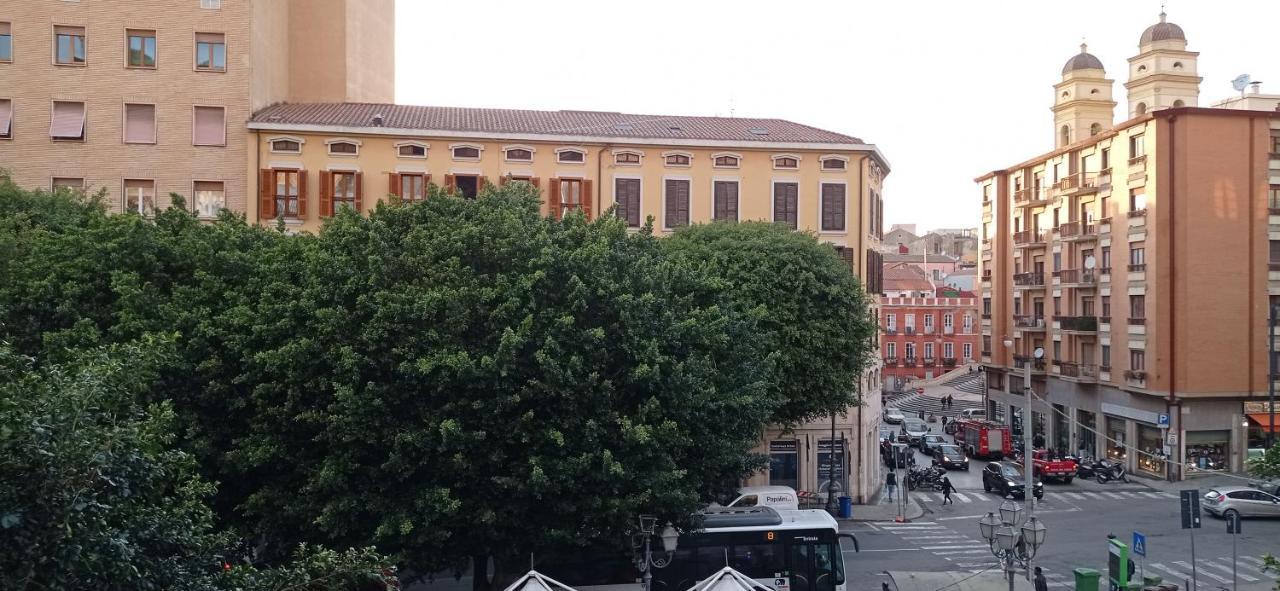 קליארי Onlyrooms III - Piazza Jenne מראה חיצוני תמונה