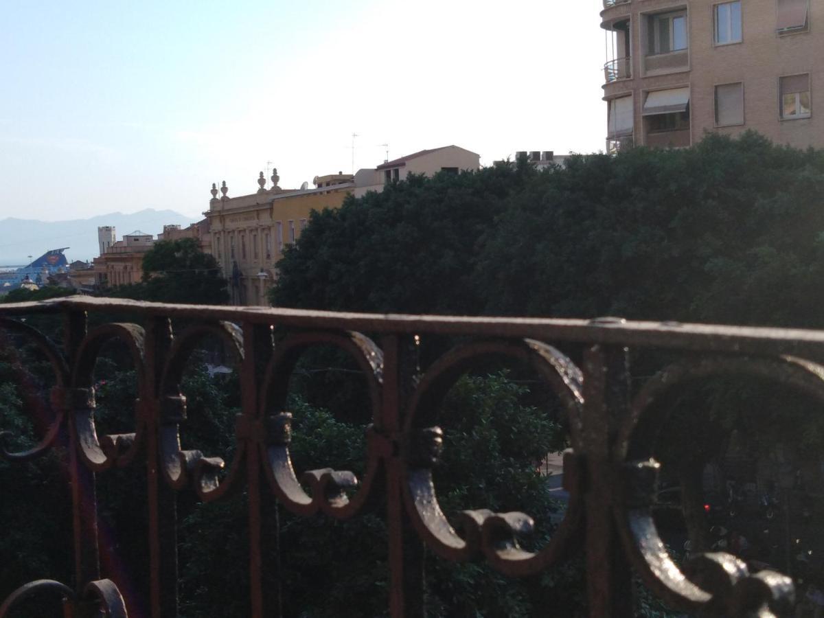 קליארי Onlyrooms III - Piazza Jenne מראה חיצוני תמונה