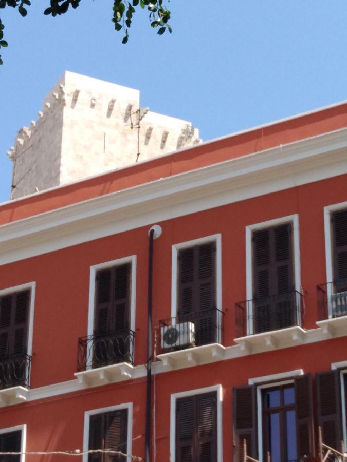 קליארי Onlyrooms III - Piazza Jenne מראה חיצוני תמונה